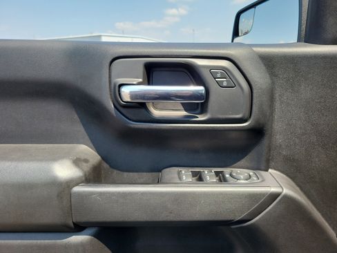 Used 2019 Chevrolet Silverado 1500 Custom image 17