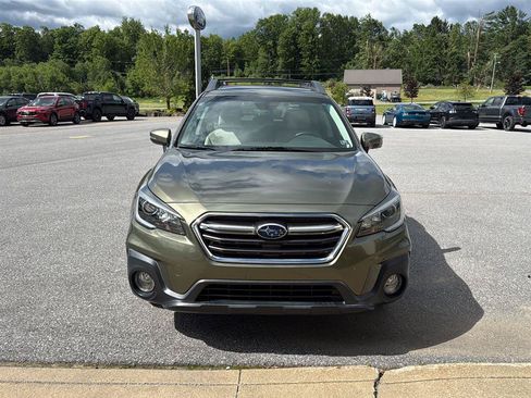 Used 2019 Subaru Outback 2.5i Premium w/ Popular Package #2 AWD/4WD image 2
