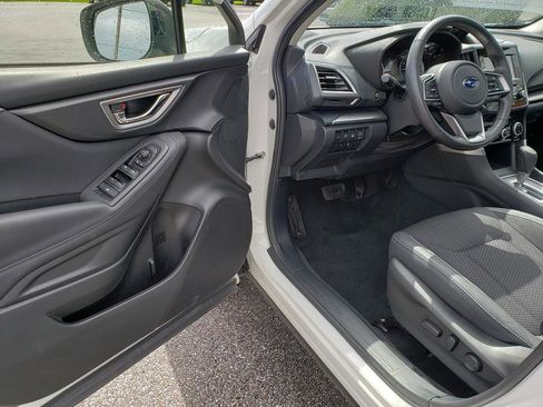 Used 2023 Subaru Forester Premium image 8