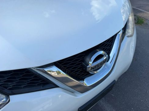 Used 2015 Nissan Rogue SV w/ SV Premium Package AWD/4WD image 5