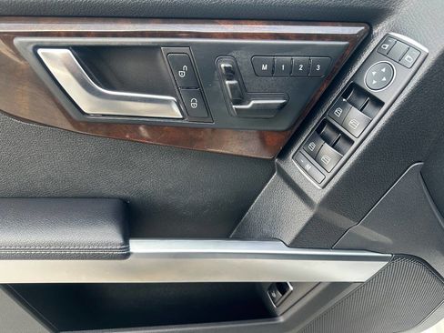 Used 2015 Mercedes-Benz GLK 350 GLK 350 4MATIC AWD 4dr SUV image 21