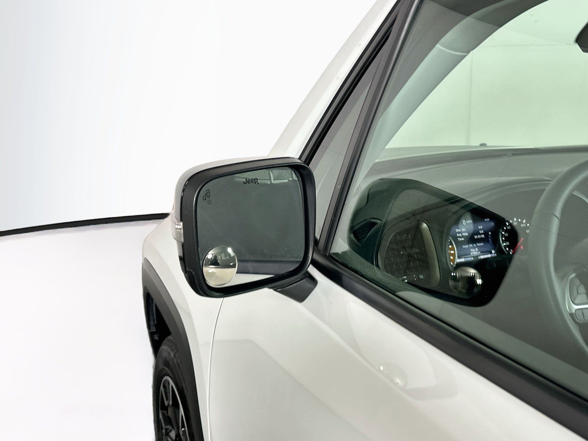 Used 2023 Jeep Renegade Latitude AWD/4WD image 16