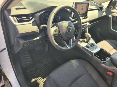 Used 2024 Kia Sportage EX FWD image 9