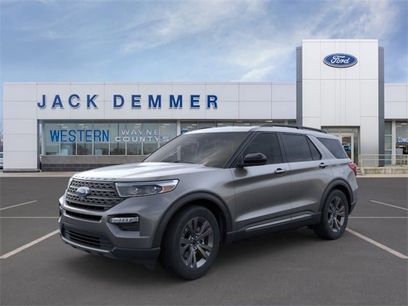 New 2023 Ford Explorer XLT w/ Equipment Group 202A