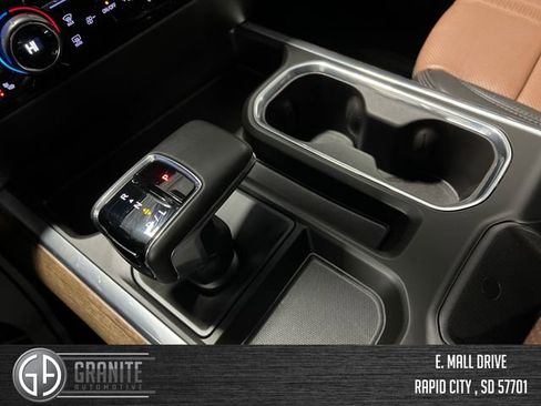 Used 2023 Chevrolet Silverado 1500 High Country image 21