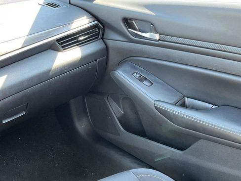 Used 2024 Nissan Altima 2.5 SV image 19