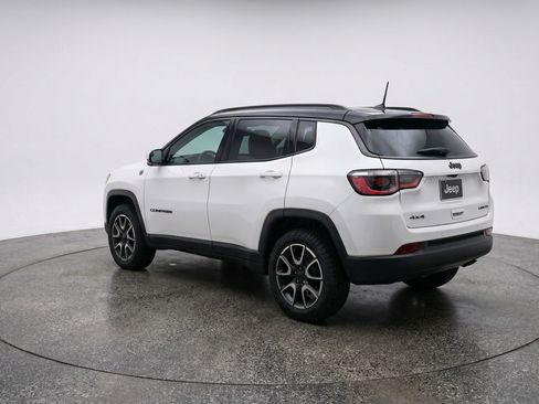 Used 2025 Jeep Compass Trailhawk AWD/4WD image 6