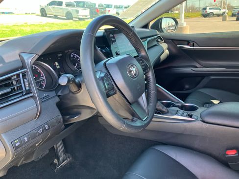 Used 2022 Toyota Camry SE image 8