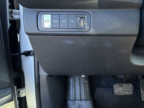 Certified 2024 Chevrolet Traverse RS image 18