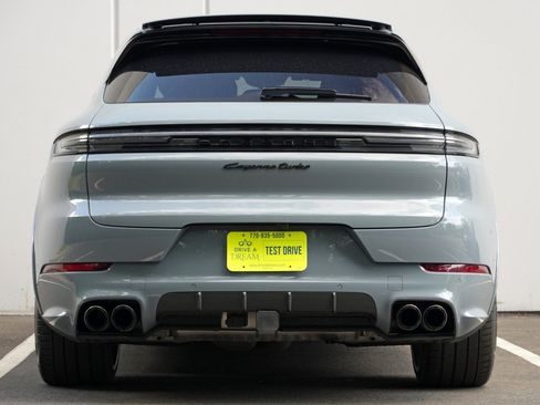 Used 2024 Porsche Cayenne Turbo AWD/4WD image 11