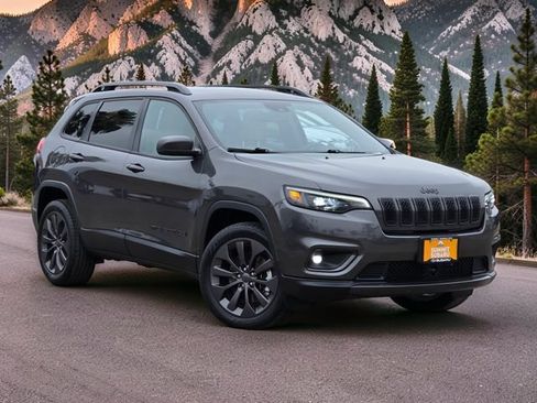 Used 2021 Jeep Cherokee Latitude Lux 80th Anniv w/ Quick Order Package 26U 80TH FWD image 2