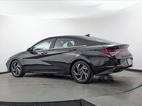 Used 2025 Hyundai Elantra SEL FWD image 6