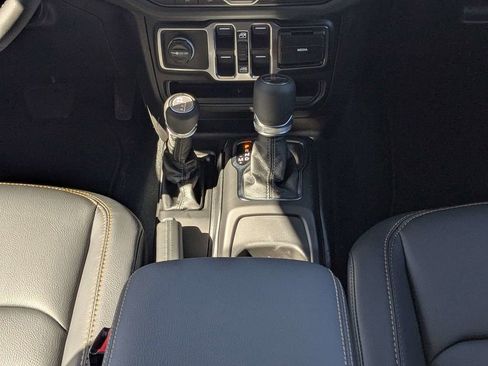 New 2026 Jeep Gladiator Sport AWD/4WD image 19