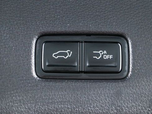 Used 2024 Kia Carnival EX FWD image 31