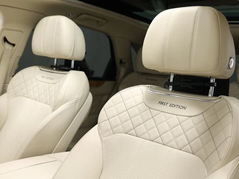 Used 2017 Bentley Bentayga AWD/4WD image 20