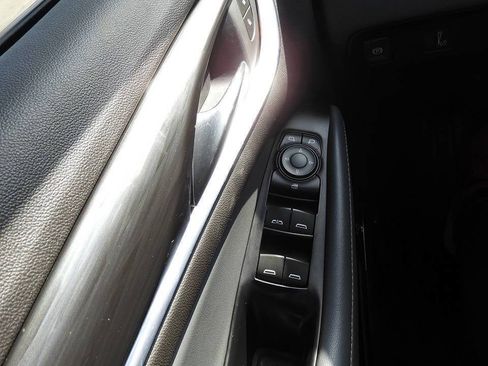 Used 2022 Buick Enclave Essence w/ Experience Buick Package FWD image 17