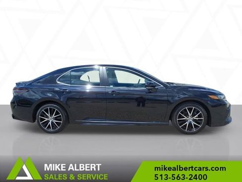 Used 2023 Toyota Camry SE FWD image 8