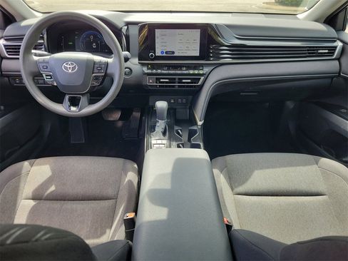 Used 2025 Toyota Camry LE image 13