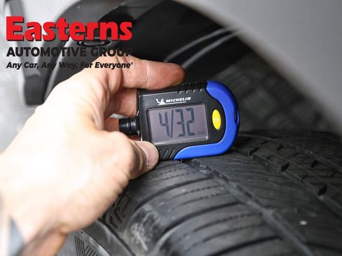 Used 2023 Subaru Forester Premium image 31