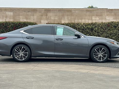 Certified 2022 Lexus ES 350 w/ Premium Package image 3