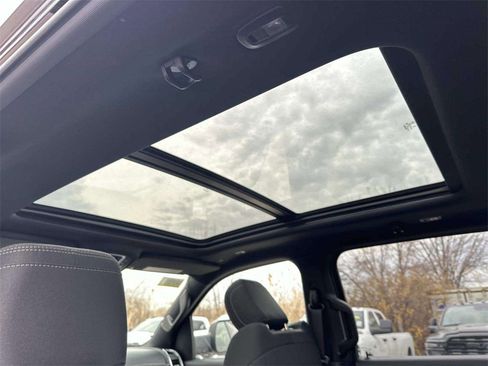 New 2026 RAM 1500 4x4 Crew Cab image 4