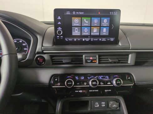 Used 2025 Honda Pilot EX-L image 17