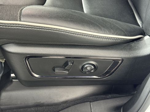 Used 2025 RAM 1500 Limited AWD/4WD image 14