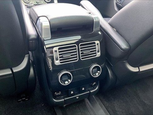 Used 2018 Land Rover Range Rover image 23