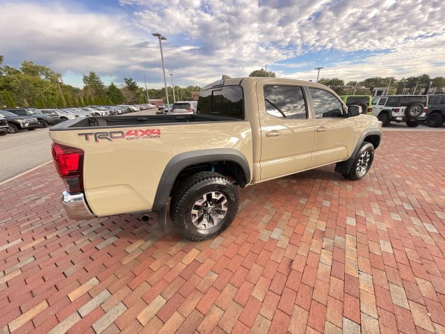 Used 2018 Toyota Tacoma TRD Off-Road AWD/4WD image 36