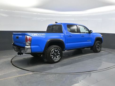 Used 2021 Toyota Tacoma TRD Off-Road image 3