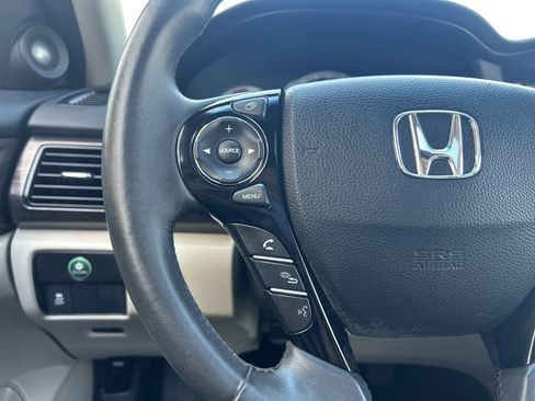 Used 2017 Honda Accord EX-L image 18
