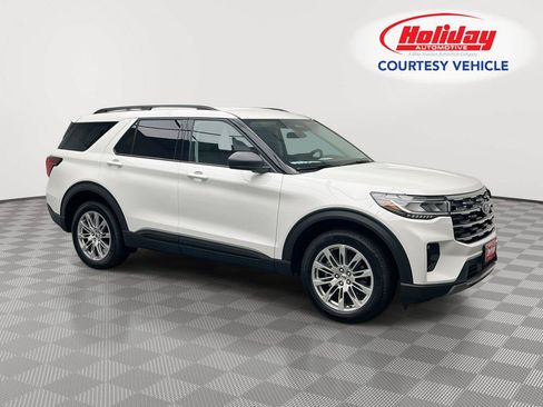 Used 2026 Ford Explorer Active w/ Active Comfort Package AWD/4WD image 1