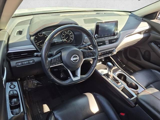 Used 2024 Nissan Altima 2.5 SR FWD image 10