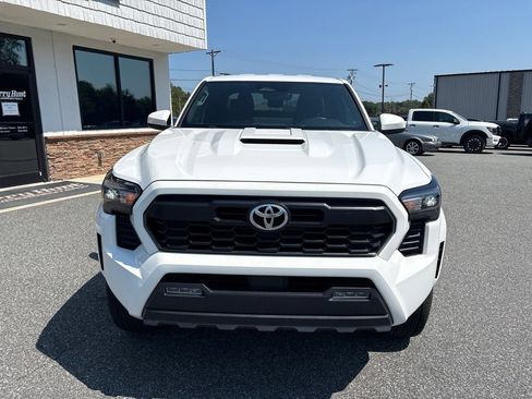 Used 2024 Toyota Tacoma TRD Sport RWD image 12