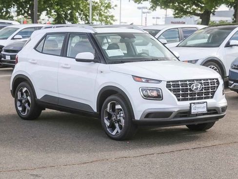 New 2026 Hyundai Venue SEL image 6