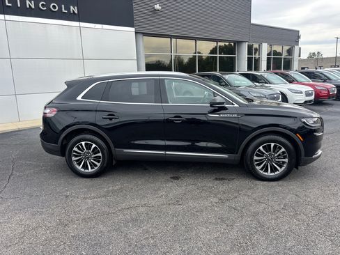 Certified 2023 Lincoln Nautilus AWD w/ Premium Package image 8