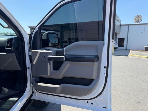 Used 2019 Ford F150 XLT w/ Equipment Group 302A Luxury AWD/4WD image 29