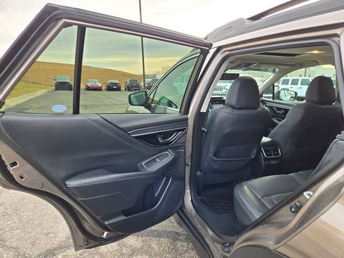 Used 2022 Subaru Outback Limited image 27