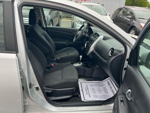 Used 2018 Nissan Versa SV FWD image 10
