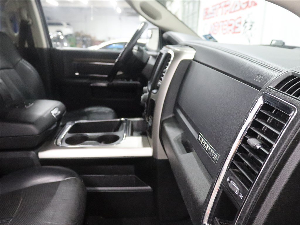 Used 2018 RAM 1500 Laramie w/ Convenience Group AWD/4WD image 30