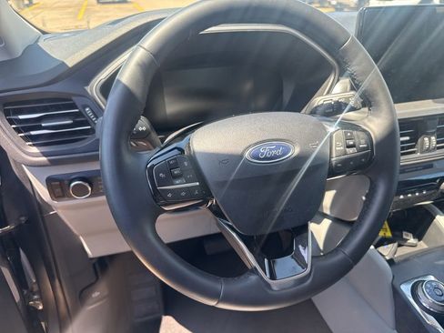 Used 2024 Ford Escape Active w/ Tech Pack #1 AWD/4WD image 9