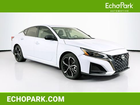 Used 2024 Nissan Altima 2.5 SR FWD image 1