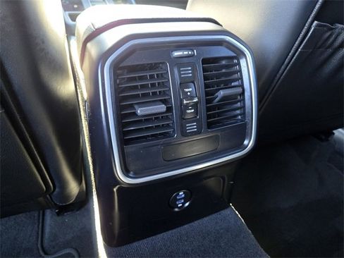 Used 2023 Porsche Macan image 17