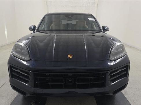 Used 2025 Porsche Cayenne E-Hybrid w/ Premium Package Plus AWD/4WD image 2