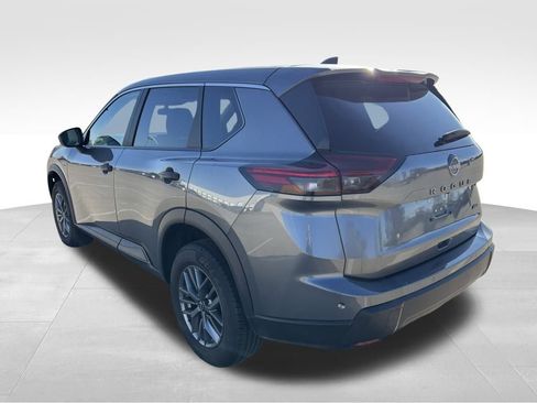 Used 2024 Nissan Rogue S image 6