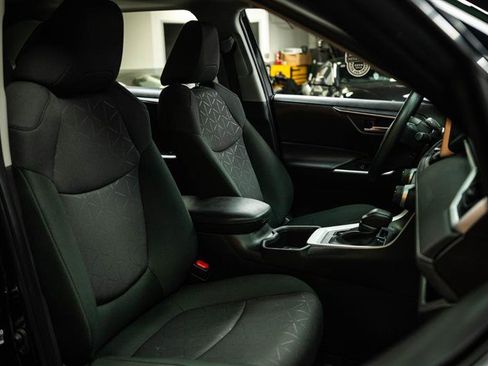 Used 2025 Toyota RAV4 XLE w/ Convenience Package image 15