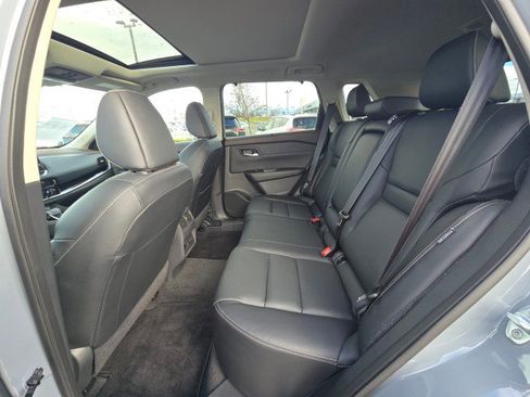 Used 2023 Nissan Rogue SL w/ SL Premium Package image 20