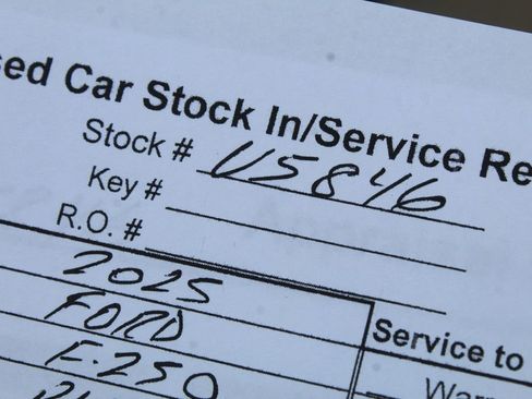 Used 2025 Ford F250 Platinum AWD/4WD image 2