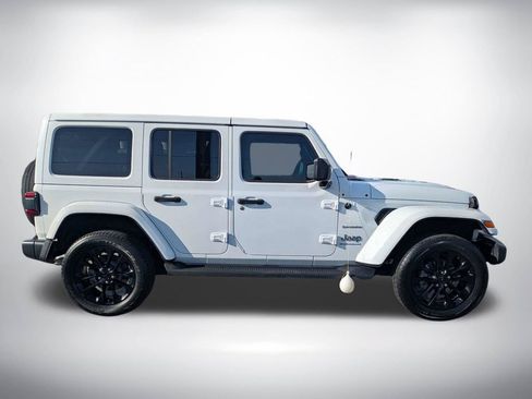 Used 2023 Jeep Wrangler Unlimited Sahara AWD/4WD image 2