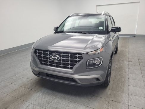 Used 2023 Hyundai Venue Limited FWD image 15